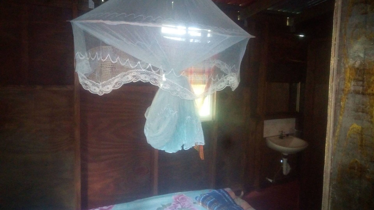 Wotten Waven Cabin | Wale's Yard, Breadfruit Tree Room, clean and comfortable