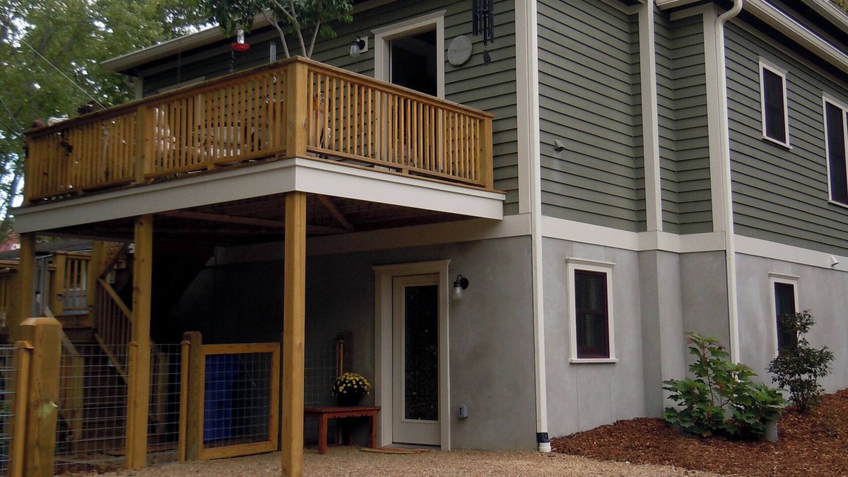Historic Montford Apartment | Walk 2 blocks to Downtown From Green Certified Home In Montford Neighborhood
