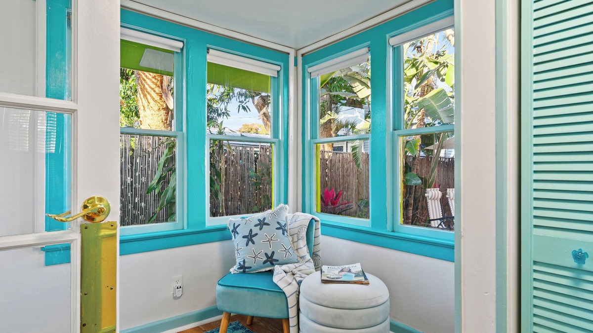 Lake Worth House | Walk Downtown; Beach 1.1 miles, Bar, Karaoke, Family Friendly, Jimmy Buffet Vibe