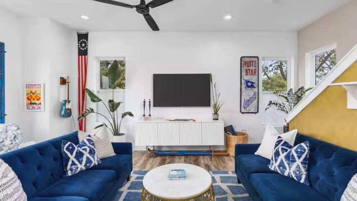 Hurwood Heights House | Walk Geodis Stadium & Restaurants - Rooftop, EV Garage