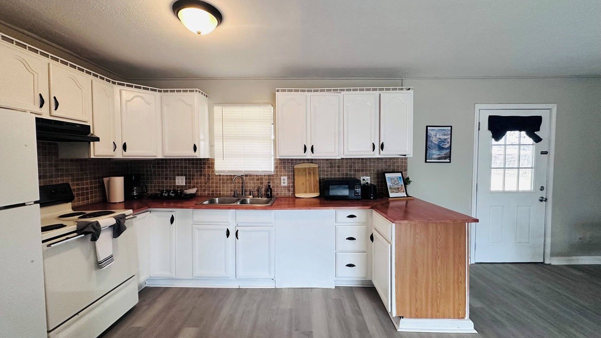 Bossier City House | Walk in a Park
