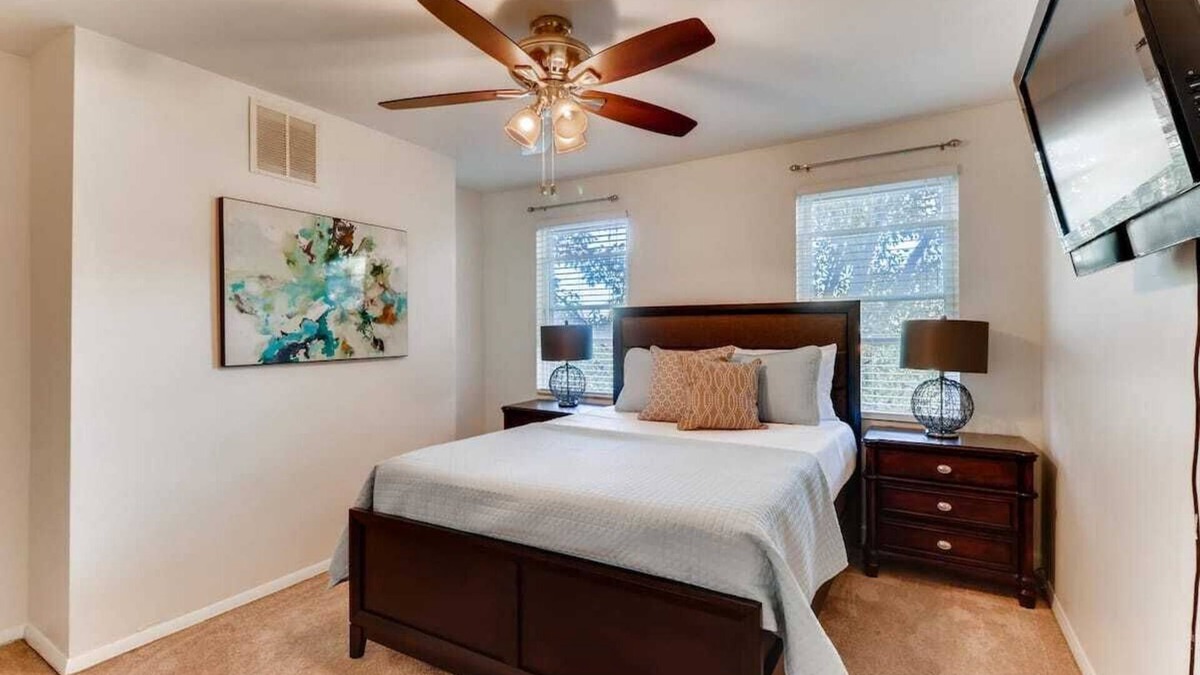 Downtown Baltimore House | Walk Score 93 + Comfy beds + Youtube TV