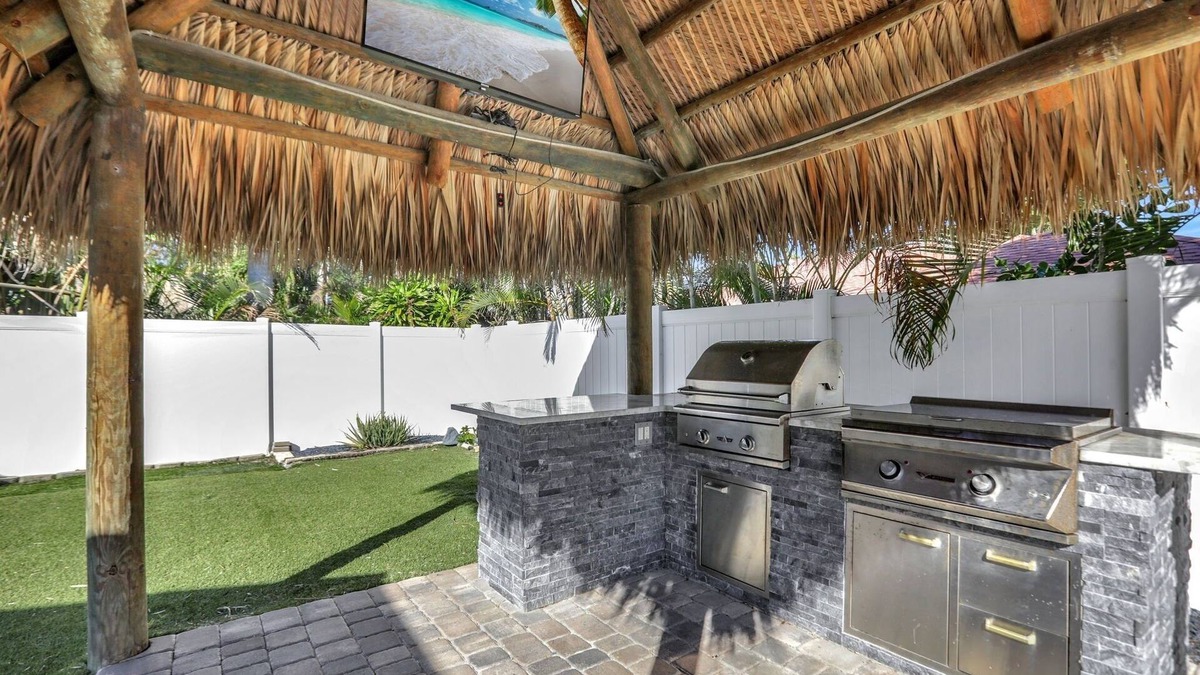 The Cove House | Walk to Beach and Restaurants 4 Bedroom Home with Pool Deerfield Boca Raton