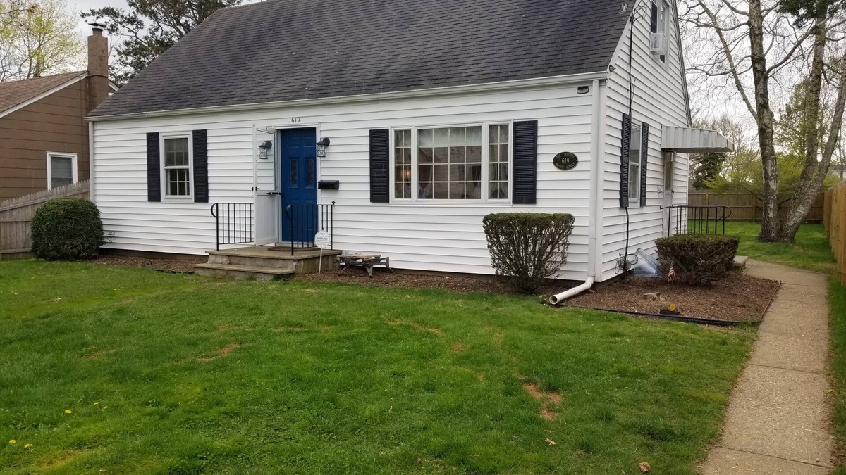 Pipes Cove House | Walk to Beach and Greenport Village, Two King Beds