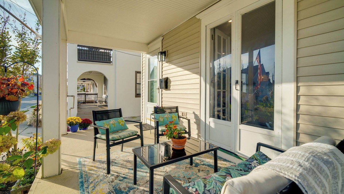 Ventnor City Apartment | Walk to Beach: Dog-Friendly Ventnor City Retreat!