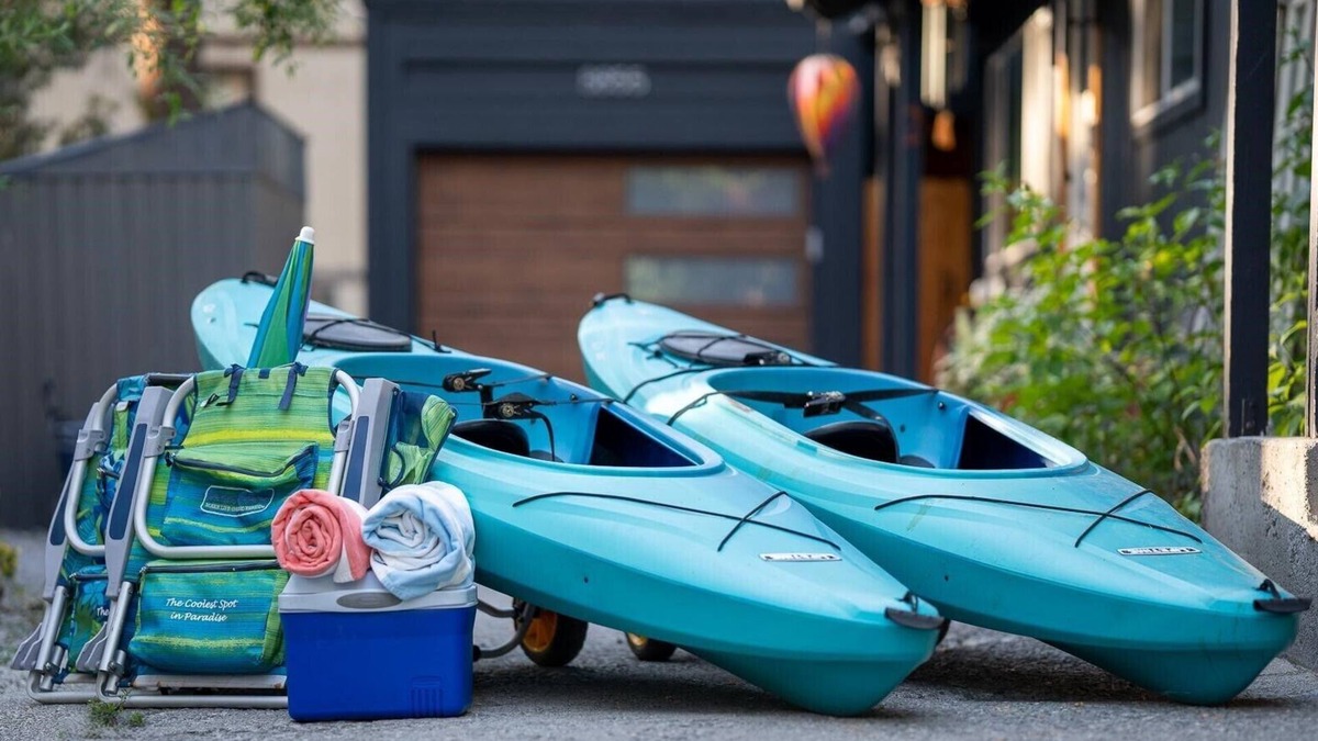 Kings Beach House | Walk to Beach! Kayaks! Pets OK! Camp STAR-Lite!