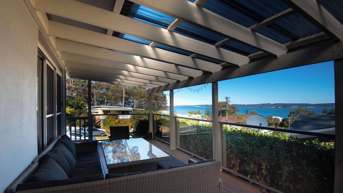 Long Beach House | Walk to Beach, Pet-Friendly, Wifi | Coastal Escape