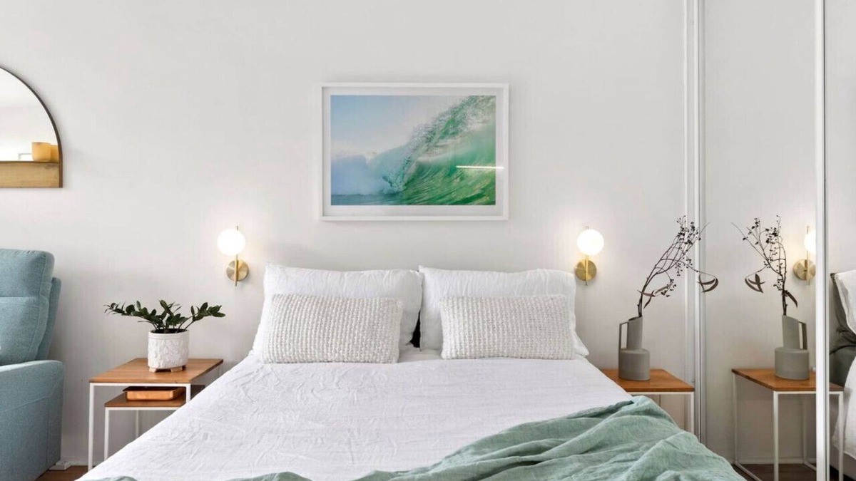 Mona Vale Apartment | Walk to beach | Studio w/t pool