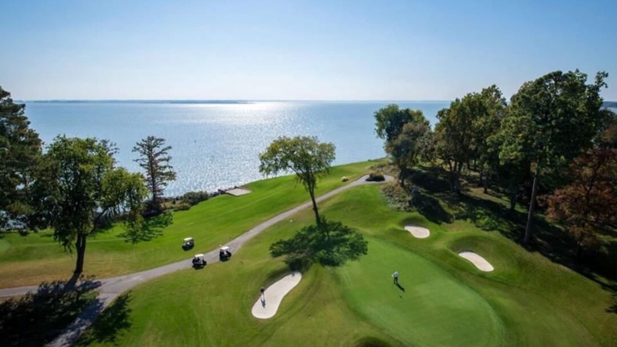 Kingsmill Condo | Walk to beaches, large beautiful 2bdrm two bath, "Kingsmill on the James"