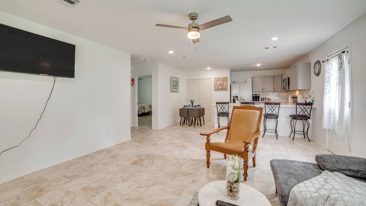 Cedar Creek Reservoir House | Walk to Cedar Creek Reservoir: Gem w/Fenced Yard