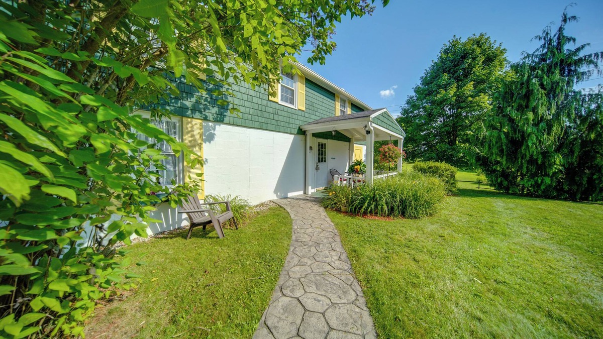 Mayville Cottage | Walk to Chautauqua Lake: Mayville Getaway!