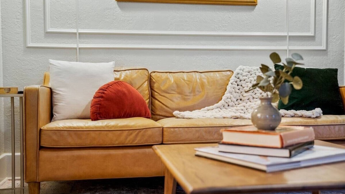 Cherry Street House | Walk to Cherry St, Utica Sq, pets & hot tub!