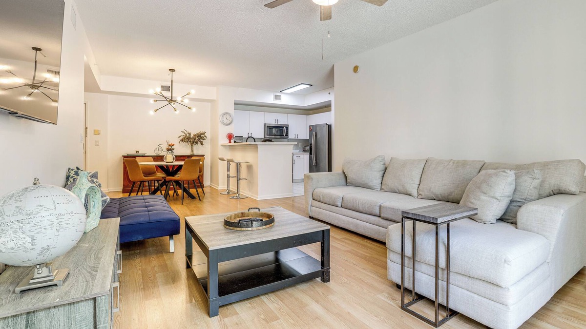 Downtown West Palm Beach Condo | Walk to CityPlace & Clematis Street: Condo w/Pool