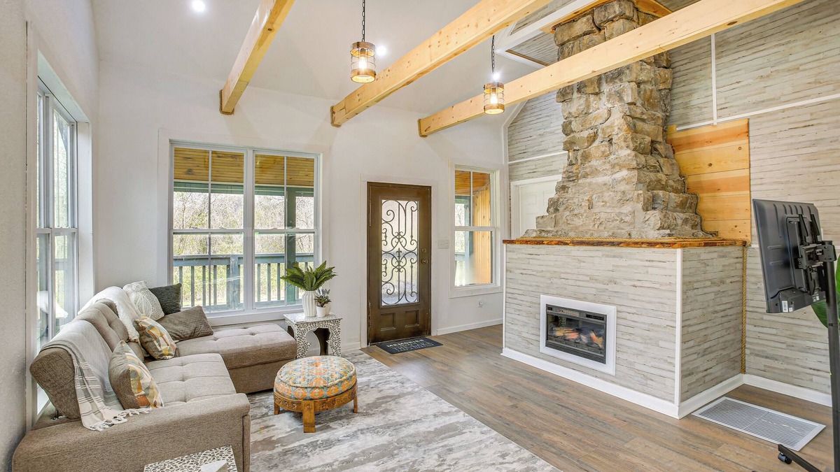 Chestnut Mound Cottage | Walk to Cordell Hull Lake: Chestnut Mound Cottage