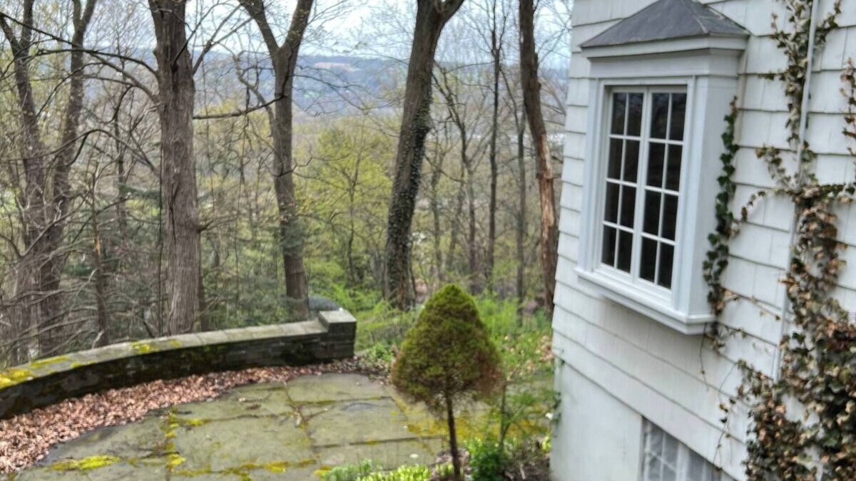 Cayuga Heights Villa | Walk to Cornell University Campus with Lake Views & Dead end street- 5 bedrooms