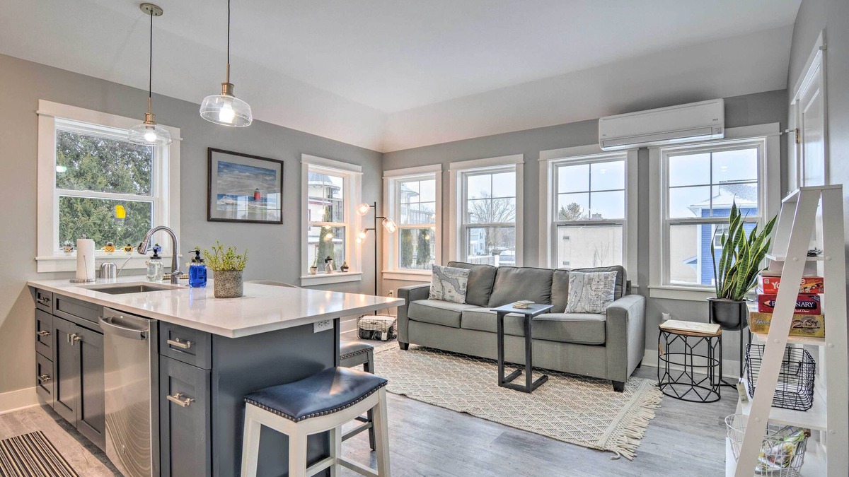 Charlevoix Condo | Walk to Dtwn: Charlevoix Condo w/Fireplace