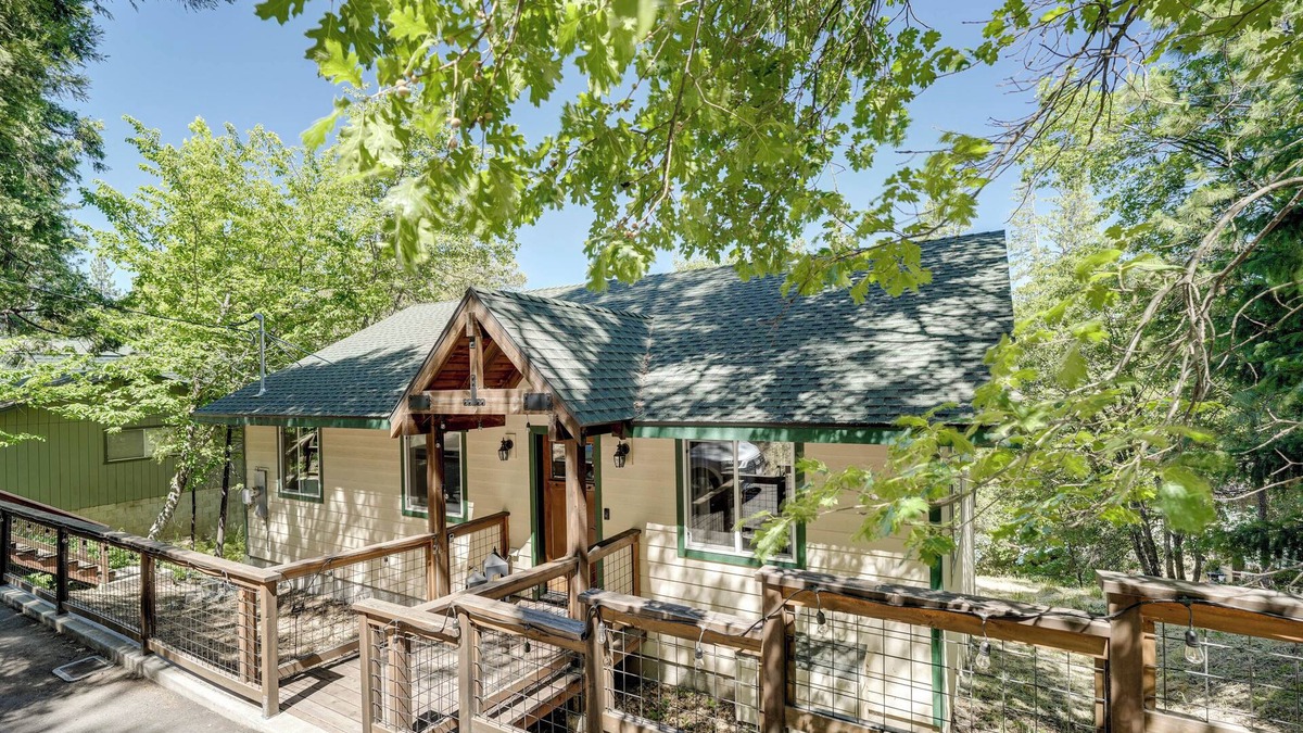 Twain Harte Cottage | Walk to Dtwn: Charming Family Cabin in Twain Harte