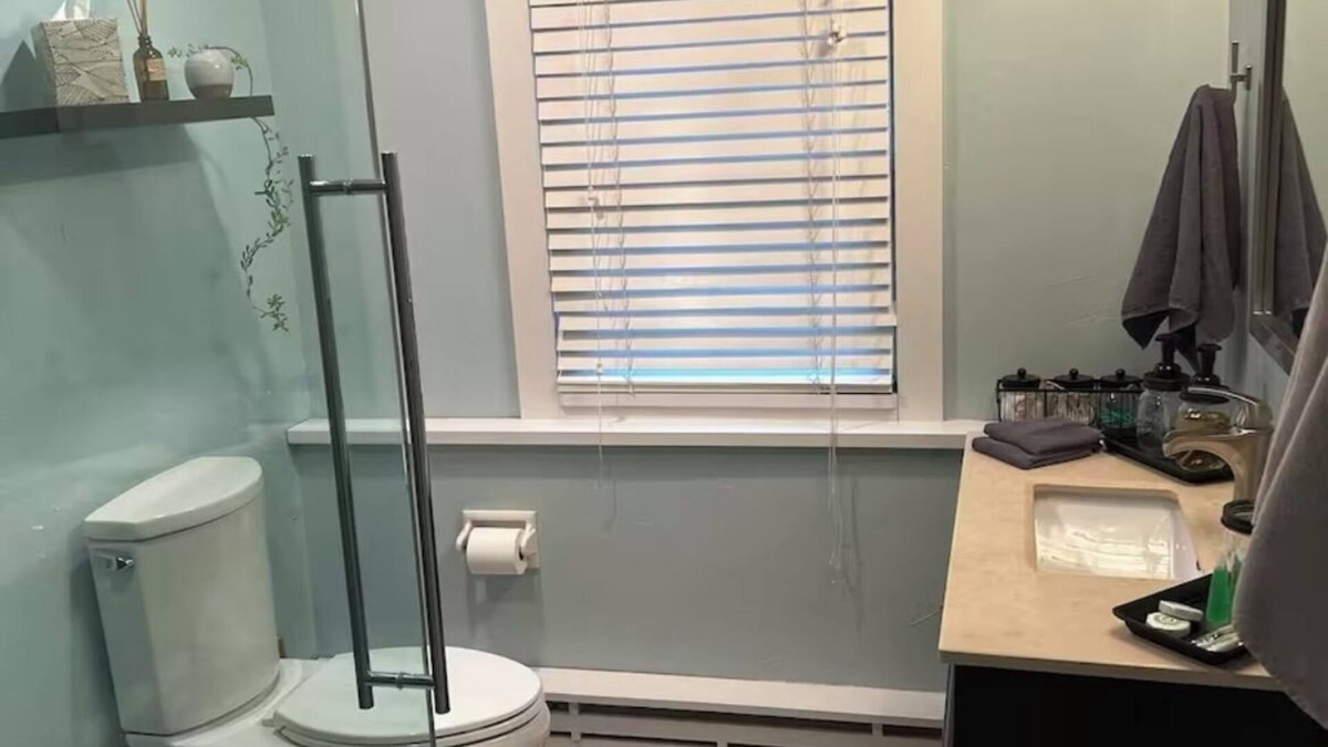 New Paltz Apartment | Walk to Everything Charming 2-bedroom apartment in fabulous New Paltz