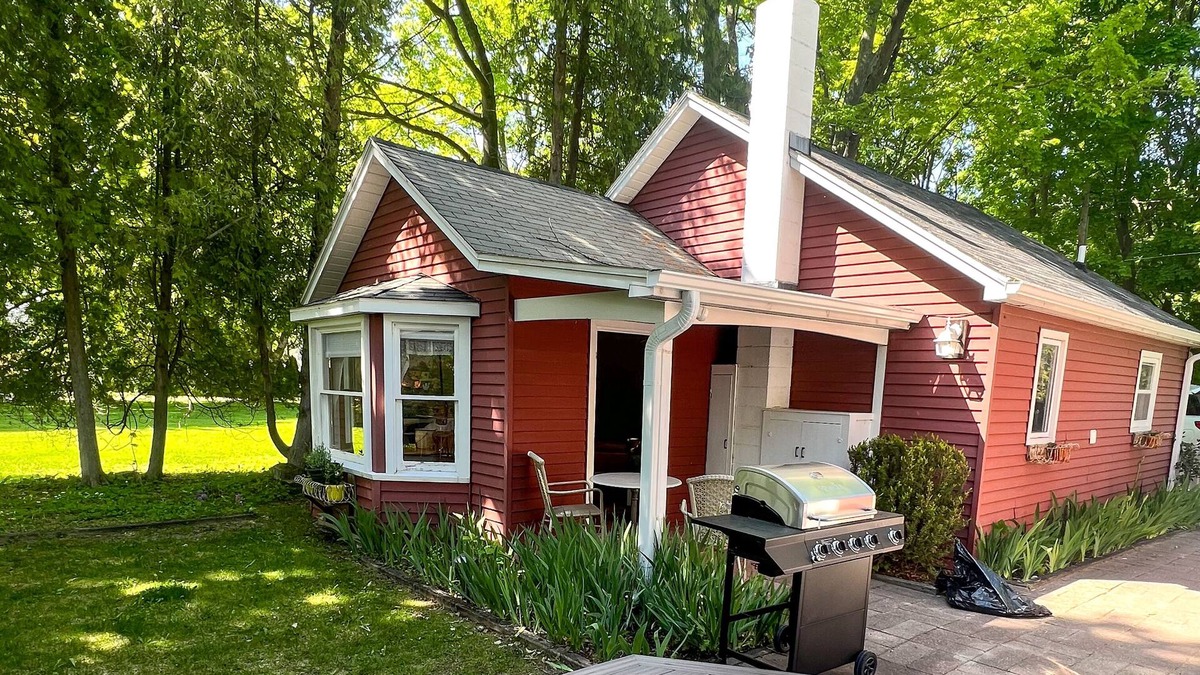 Leland House | Walk to everything from this 1 Bedroom Beach House