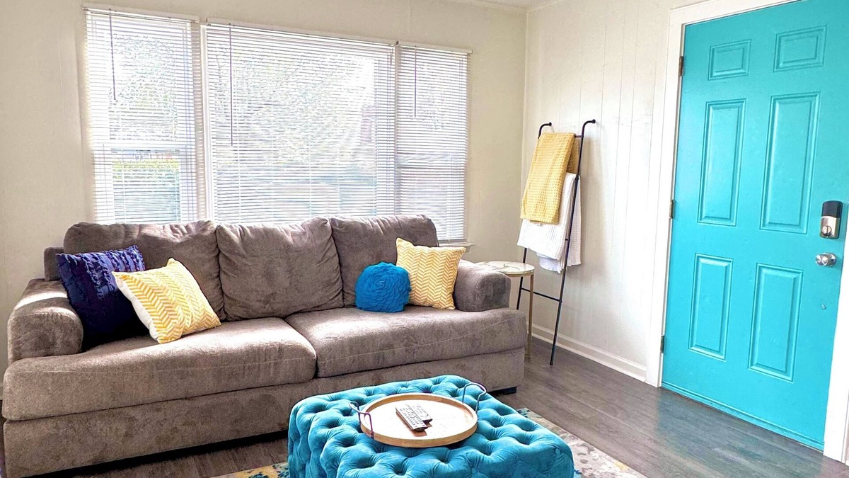 Cherokee Triangle House | Walk to EVERYTHING! Steps to Restaurants/Shopping/Nightlife! ~Bardstown Rd/4ppl