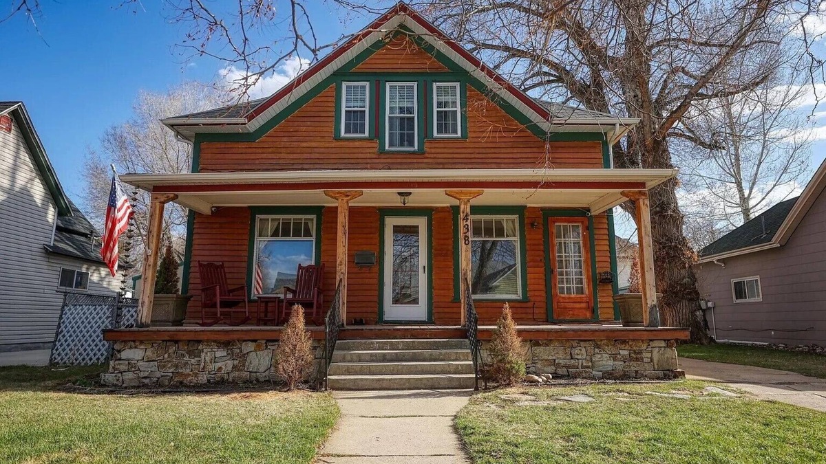 Sheridan House | Walk to historic downtown, cozy, pets welcome!