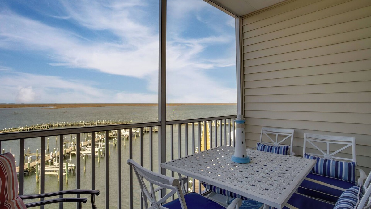 Crisfield Condo | Walk to Main St: Condo w/Pool Access in Crisfield
