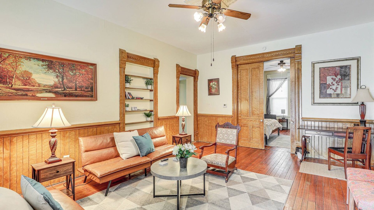 Medina Apartment | Walk to Medina Public Square: 1880 Historic Home
