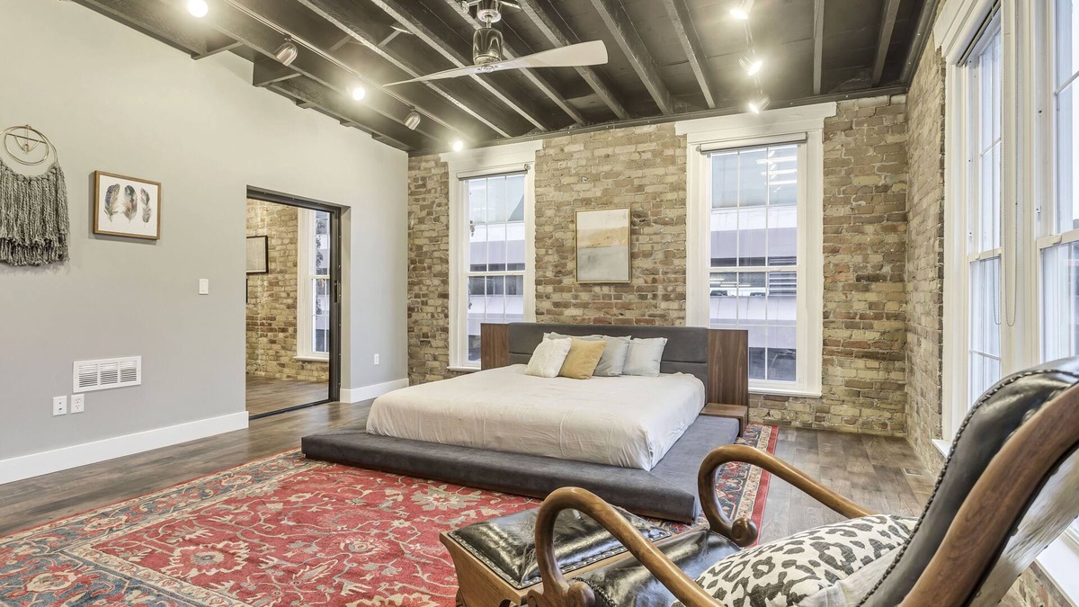 Rio Grande Condo | Walk to Metro, Convention Center, Restaurants, Nightlife, No Car needed!