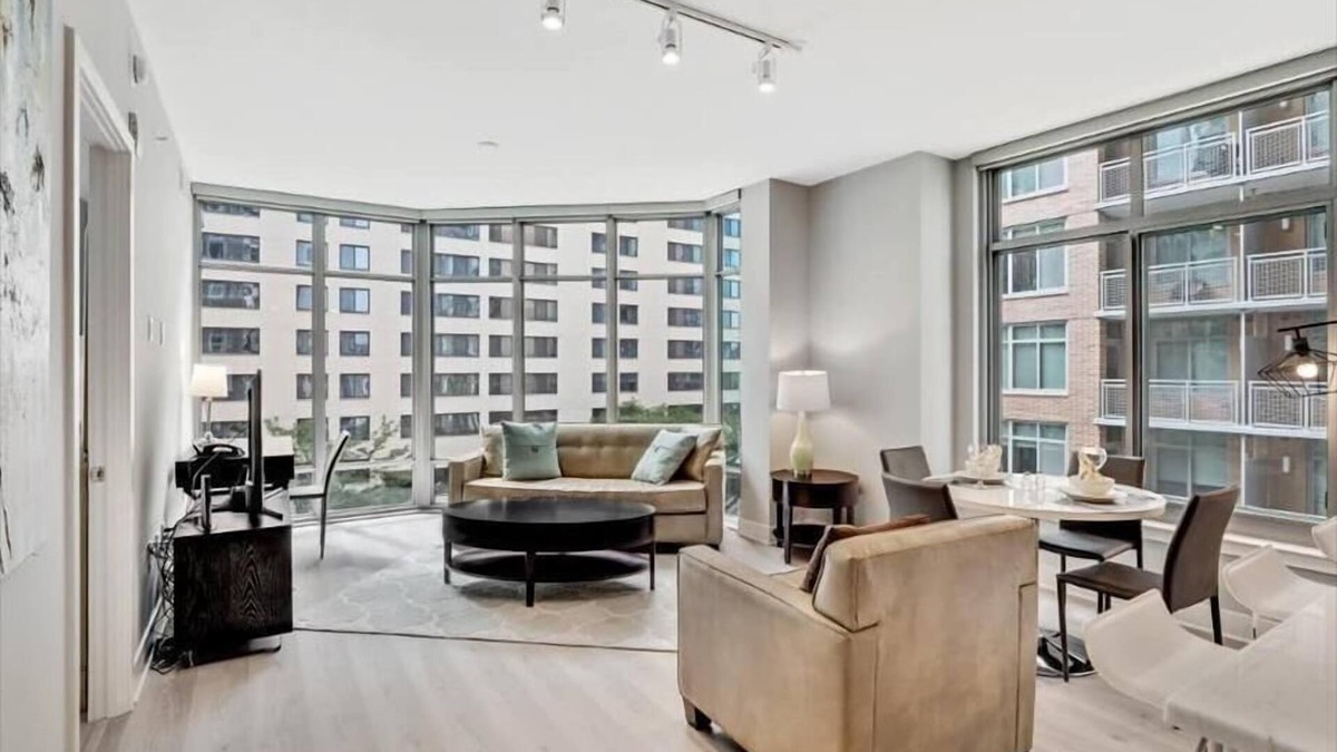 Woodmont Triangle Apartment | Walk to Metro | Woodmont Triangle 2BR nr Central Farm Market