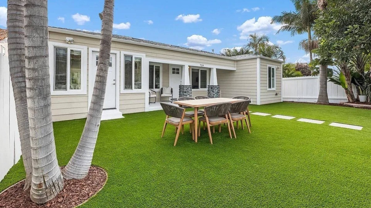 Encinitas House | Walk to Moonlight Beach, Updated and Remodeled, Dream Getaway