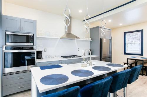 Harters Heights House | Walk to ND, Hot Tub, Lux Kitchen, Pet Friendly