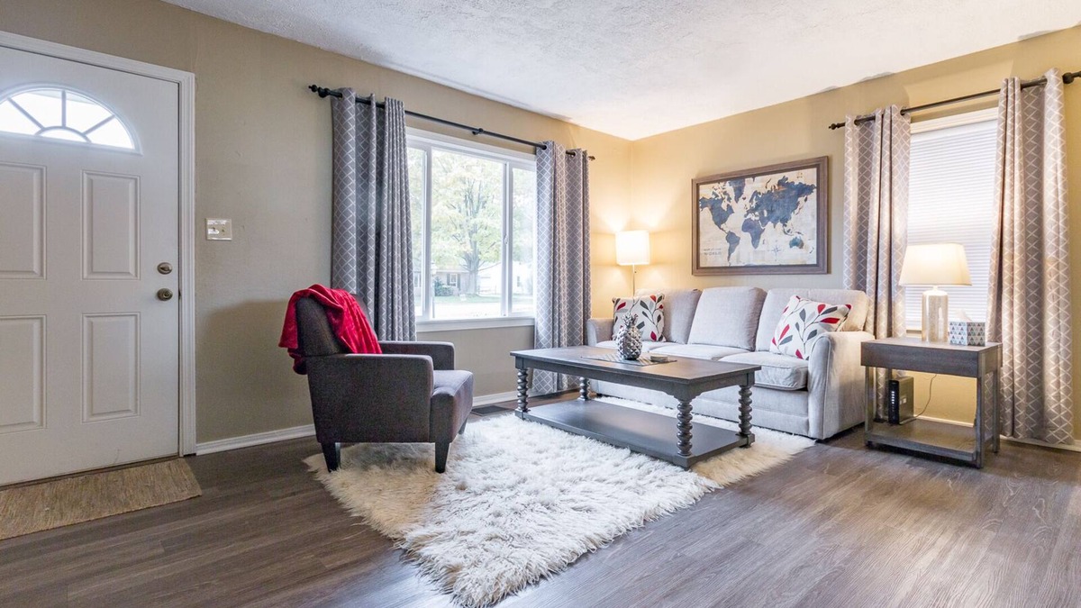 South Bend House | Walk to Notre Dame - Stay in Comfort!