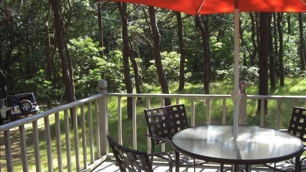 Wellfleet Cottage | Walk to Ocean Beach, Nat'l Seashore, WiFi, Bike Rail Trail