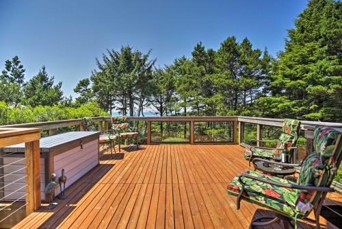 South Beach House | Walk to Ocean Home with Hot Tub in South Beach!