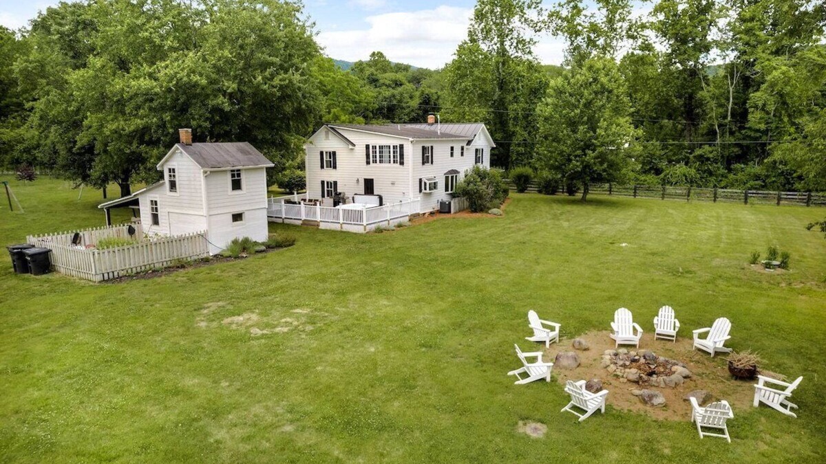 Haywood Other | Walk to Old Rag* hot tub* 360 mountain views