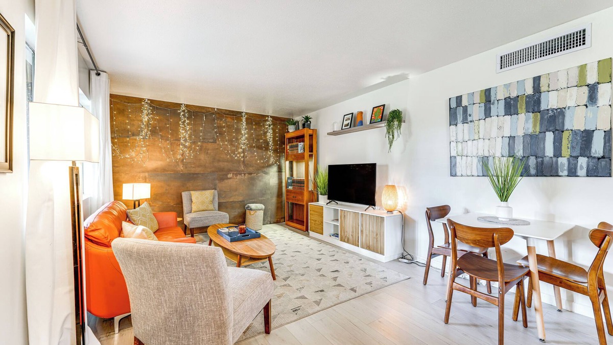 Southwest Village Condo | Walk to Old Town: Chic Scottsdale Condo w/Pool!