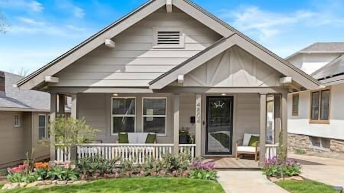 West Plaza House | Walk to Plaza & Park + Close to KU Med & St. Lukes Hospitals