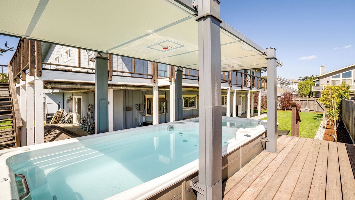 Half Moon Bay Apartment | Walk to Poplar Beach: Cozy Coastal Getaway w/Yard