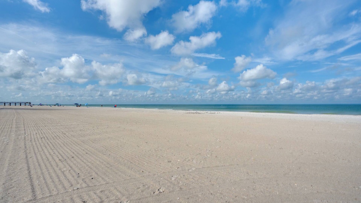 Redington Shores House | Walk to Redington Beach: Renovated Duplex w/Patio