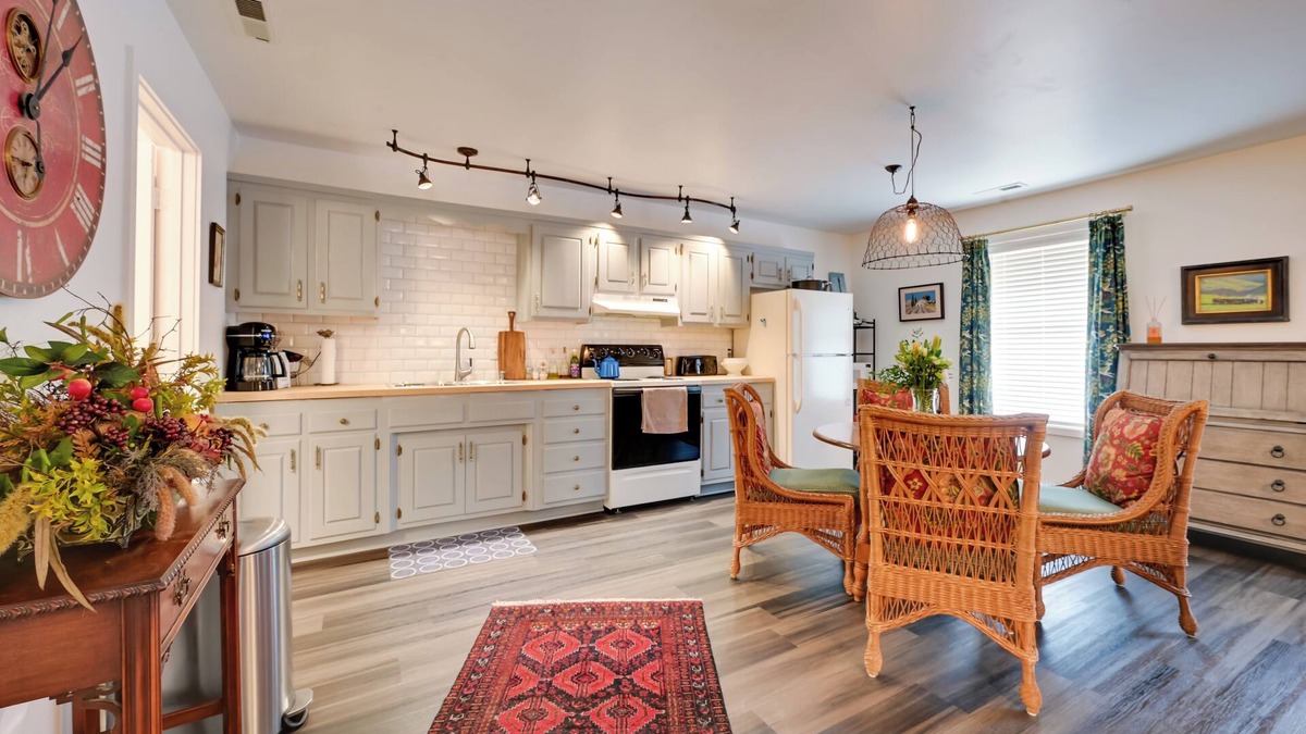Corvallis Apartment | Walk to Restaurants: Bitterroot Valley Getaway!