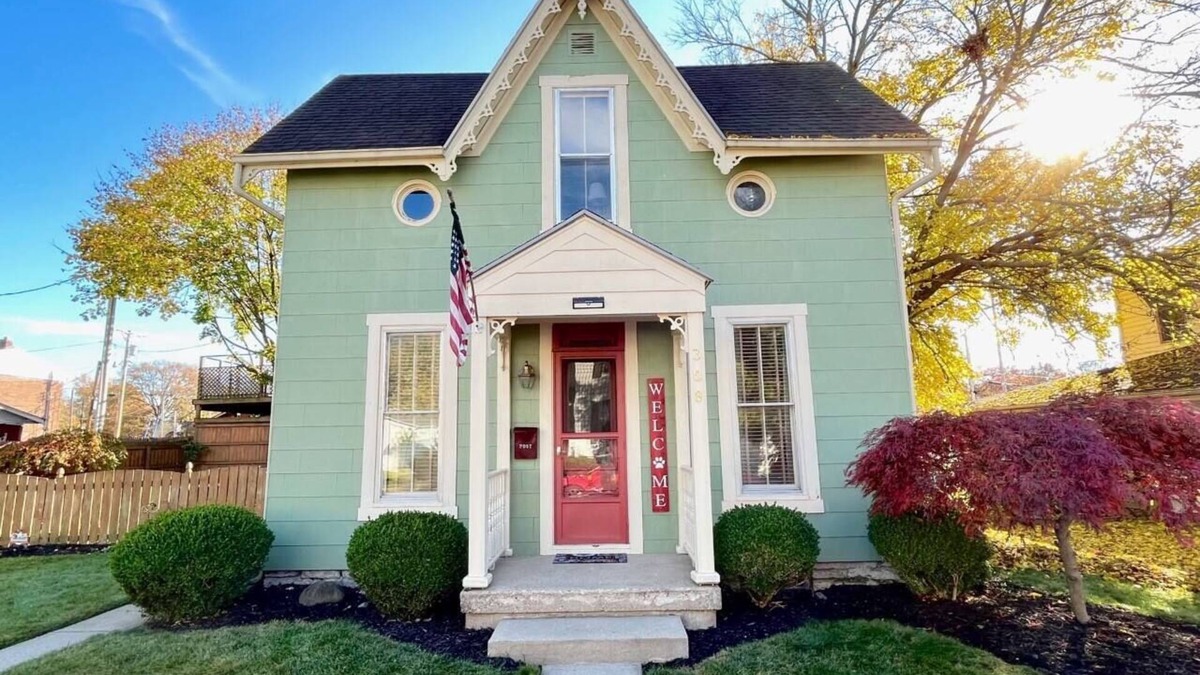 Miamisburg House | Walk to Restaurants & Shops of Downtown Miamisburg
