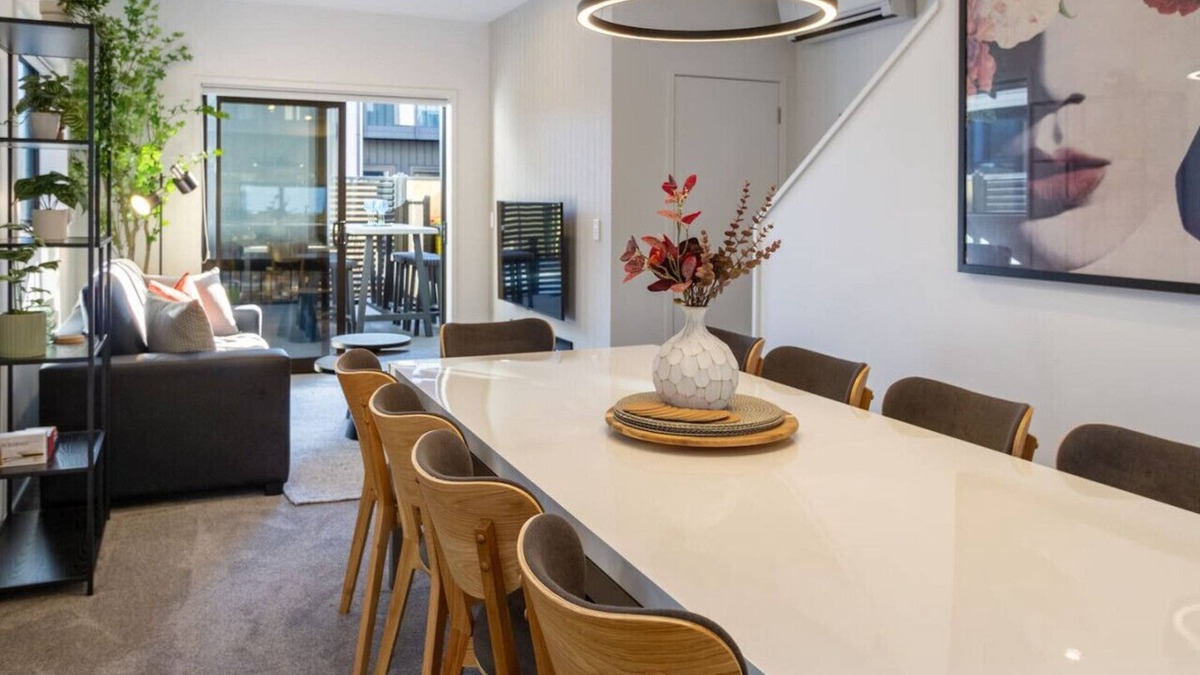 Christchurch City Centre House | Walk to Riverside Market: 4 bed 4 bath w/Car Park