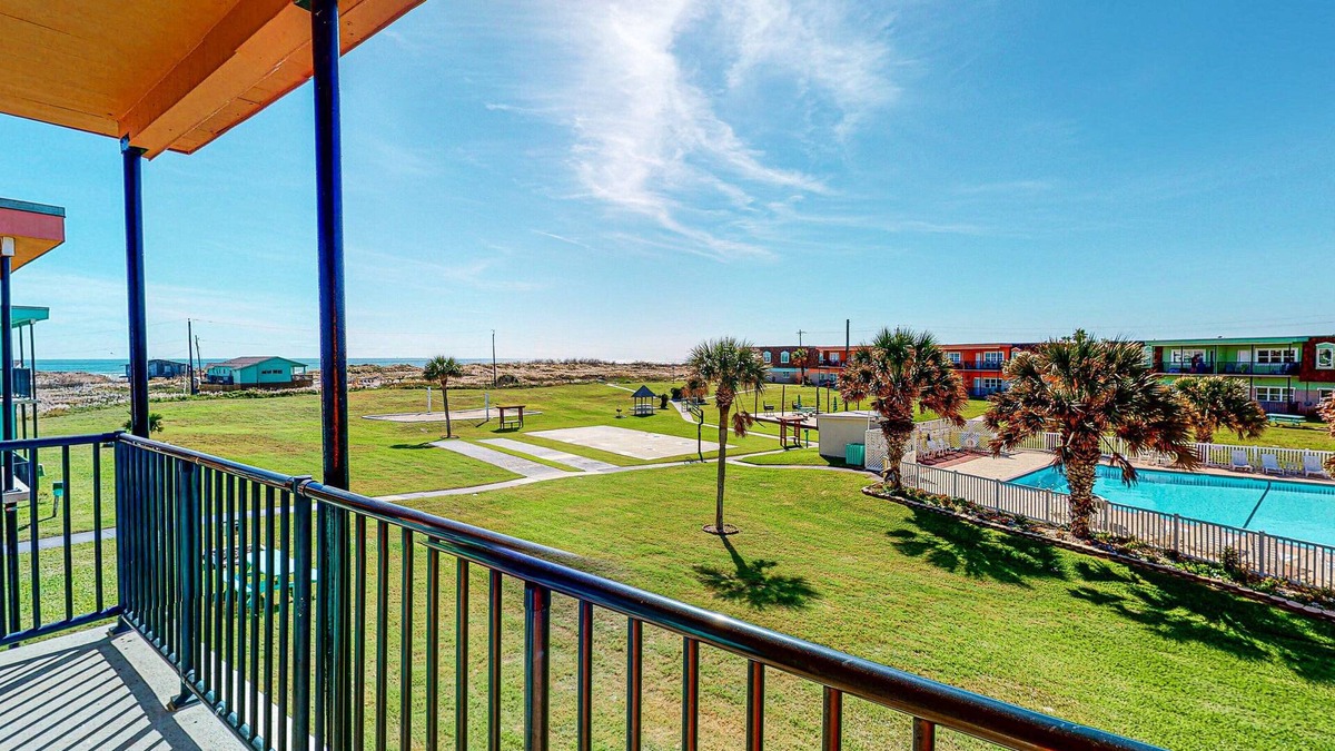 Sand Point Condo | Walk to Sandfest , Shared Pool, Board Walk to Beach, Gulf Views