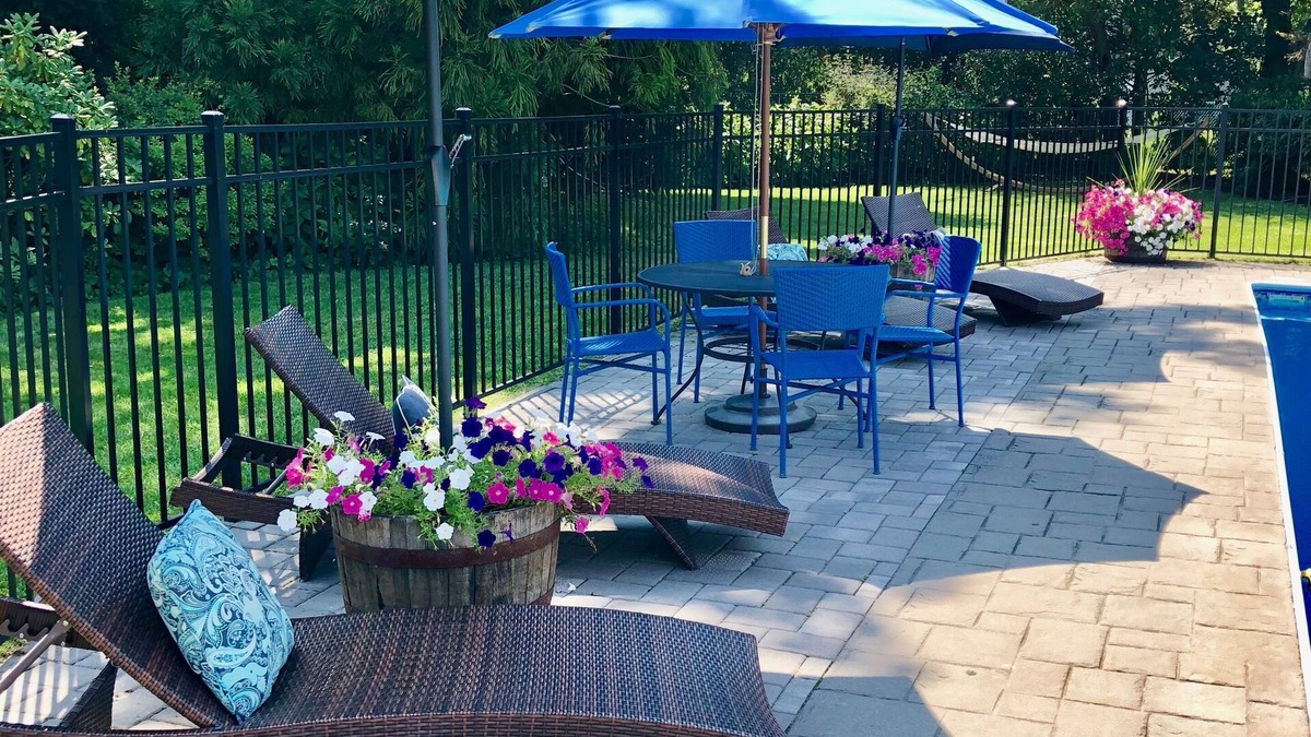 Southold House | Walk to Sandy Beach & Town! Heated Saltwater Pool. Scroll to bottom CONTACT HOST