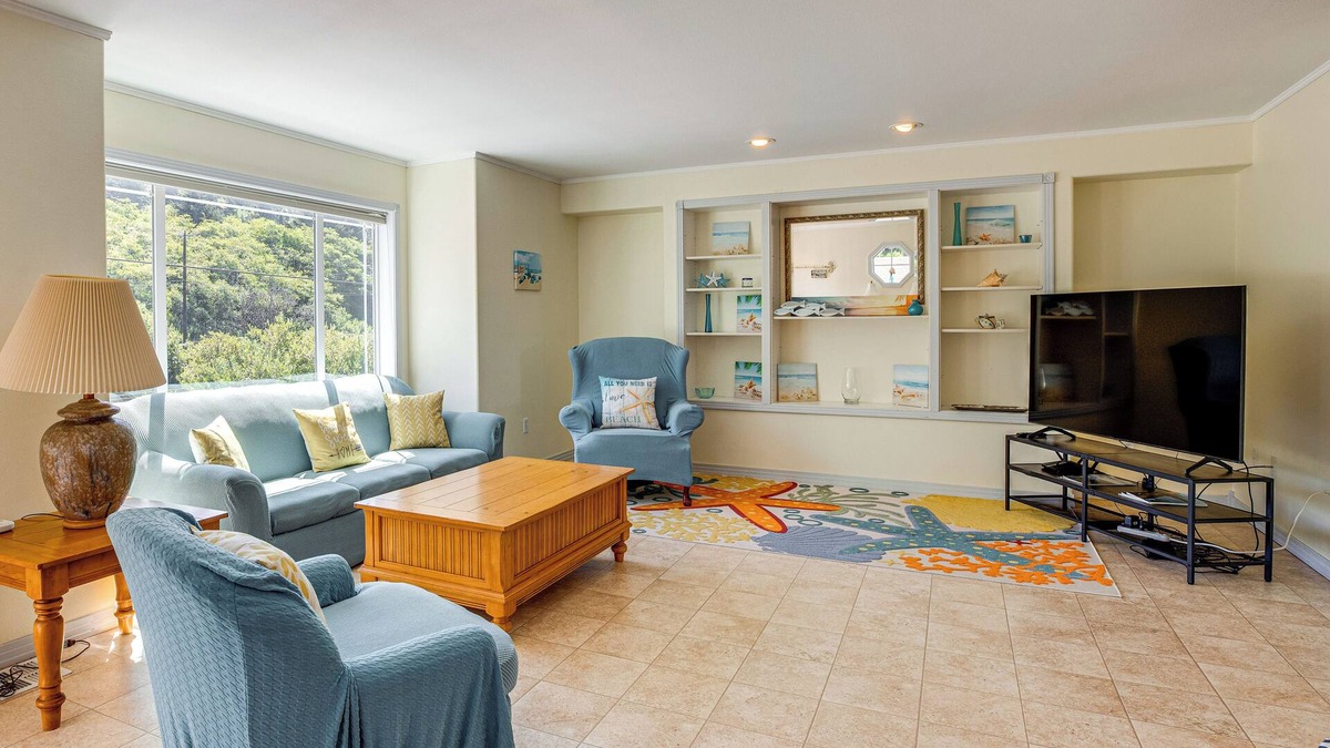 Rockaway Beach House | Walk to Shore: Home w/Deck in Rockaway Beach!