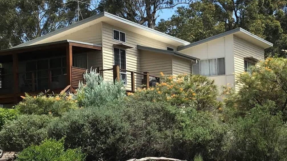 South Durras House | Walk to South Durras Beach | Gone Coastal