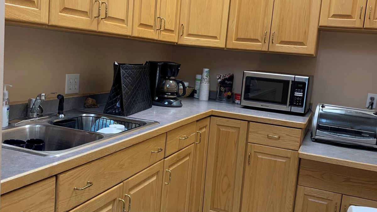 Owatonna Apartment | Walk to Steele County Fair Ground park with 3 parking spaces, sleep 5, have AC.