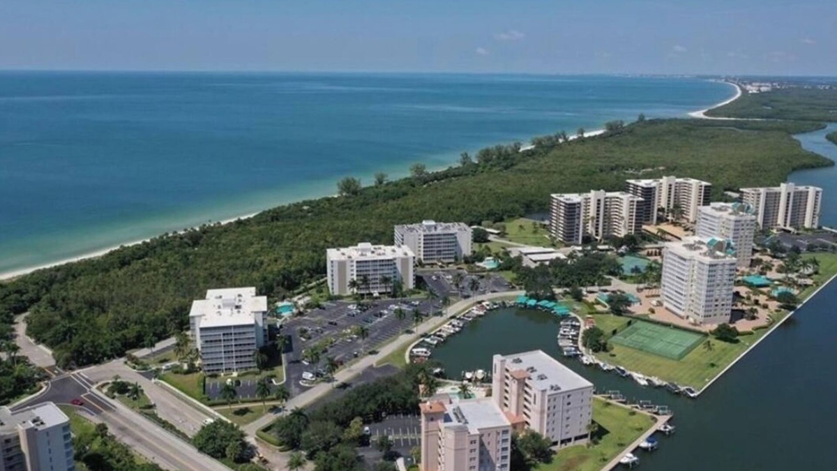 Vanderbilt Beach Condo | Walk to the beach! 2 Bedroom Condo