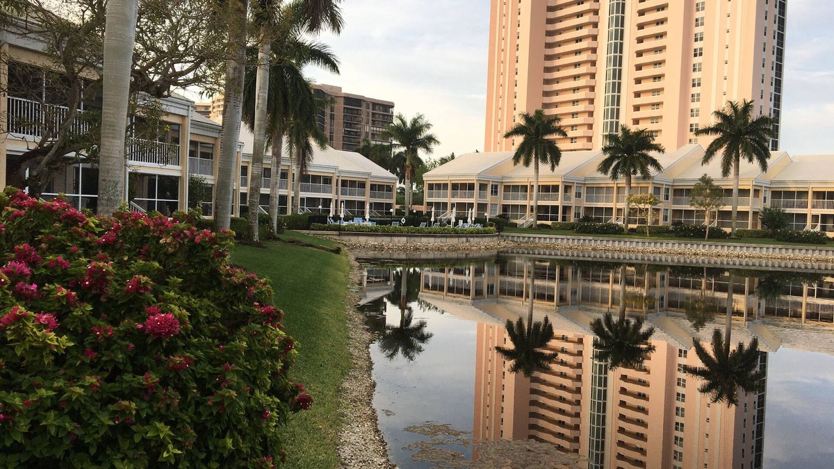 Pelican Bay Condo | Walk To The Beach Pelican Bay Condo