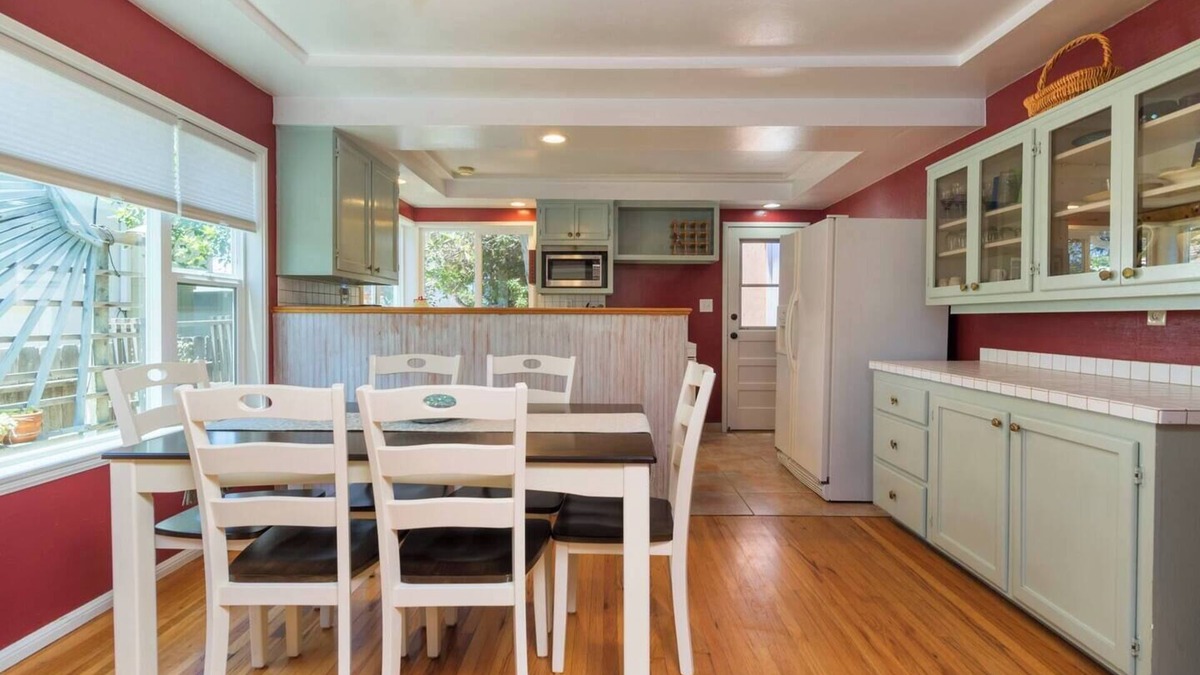 Encinitas House | Walk to the beach! The Moonlight Beach Bungalow